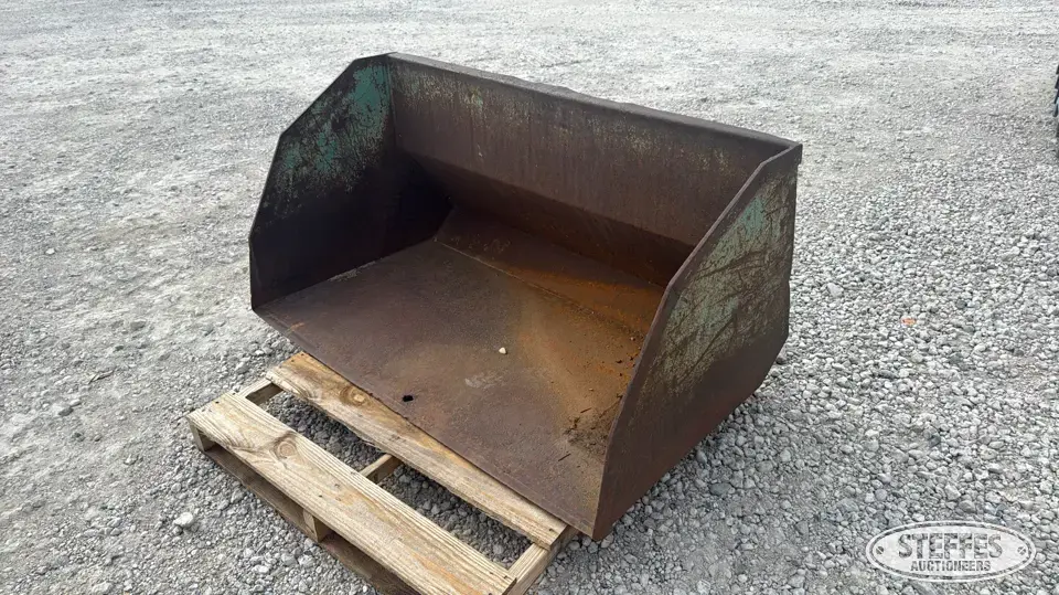 Might Mac bucket Skid Steer Bucket