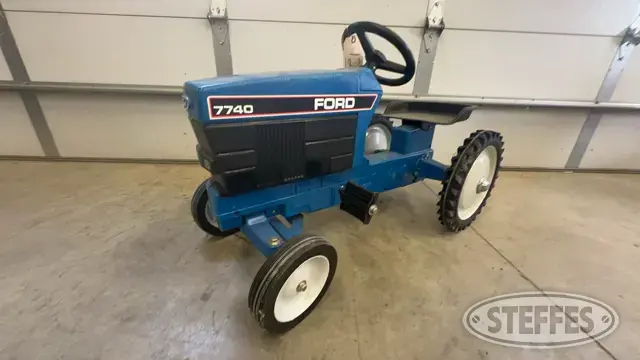 1995 Ford 7740