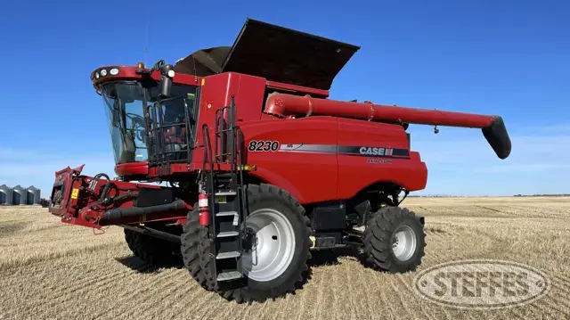2012 Case IH 8230