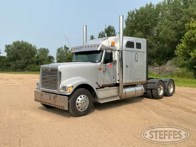 2000 International 9900i