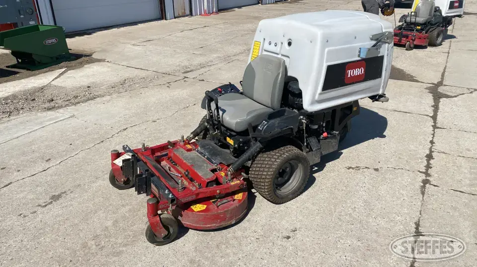 Toro 8000 Series Zero Turn Mower