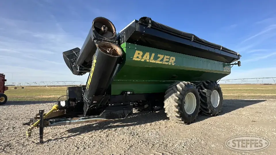 2012 Balzer 1325 Grain Cart