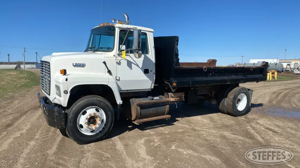 1995 Ford L8000 Dump Truck
