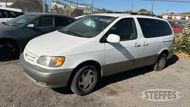 2002 Toyota Sienna XLE