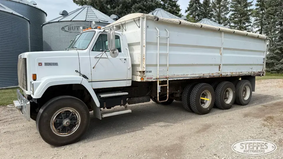 1986 GMC Brigadier Grain Truck