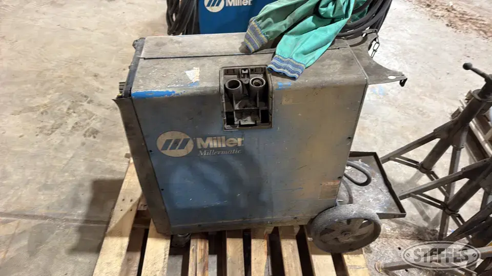 Miller Millermatic 251 Welding