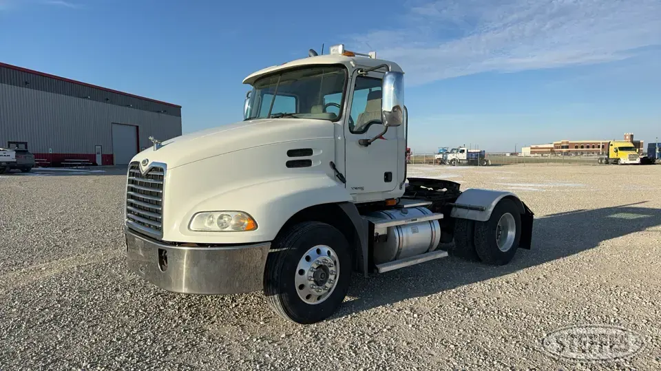 2006 Mack CXN613 Conventional Truck without Sleeper