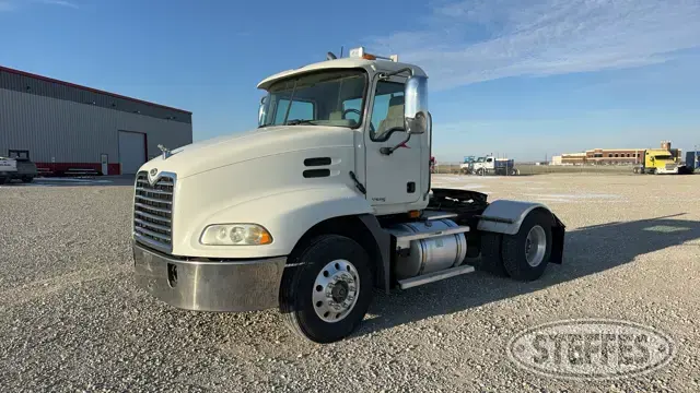 2006 Mack CXN613