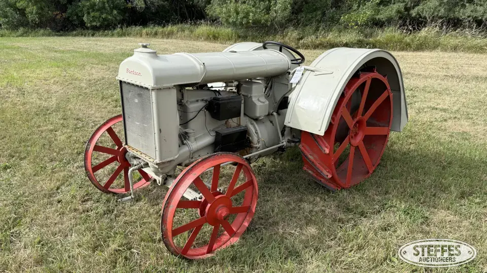 1924 Fordson Collectible Tractor