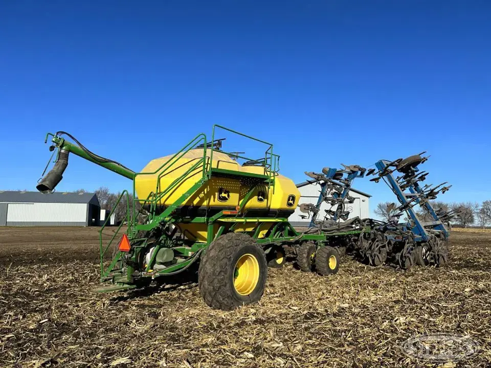 2009 John Deere 1910 Commodity Cart