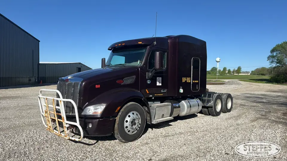 2018 Peterbilt 579 Conventional Truck with Sleeper
