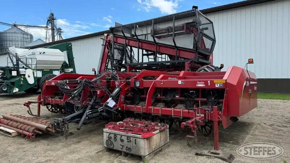 2008 Amity 2700 Sugarbeet Harvester