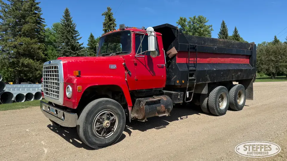 1987 Ford LT9000 Dump Truck