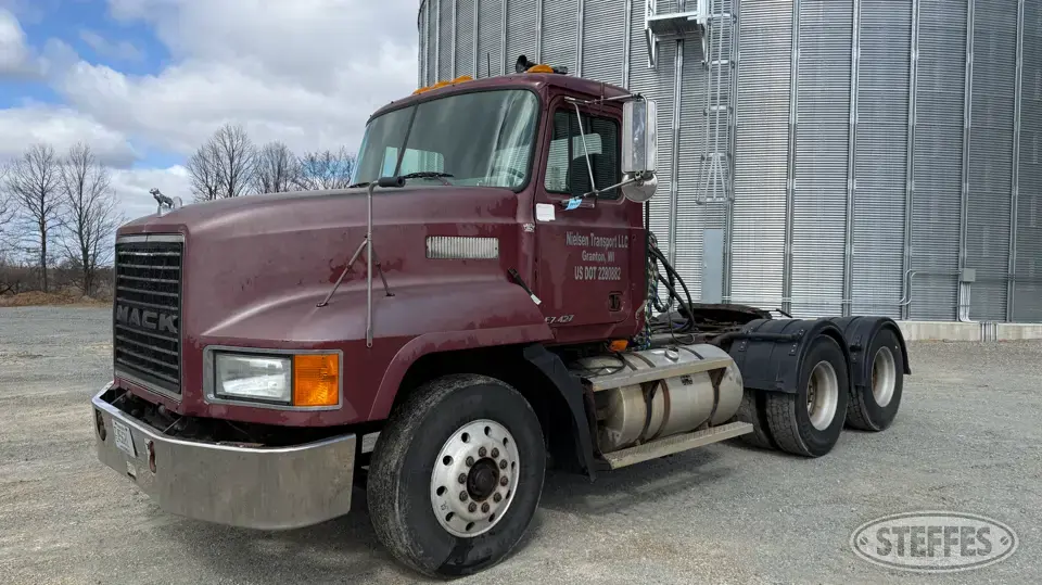 1997 Mack CH613 Conventional Truck without Sleeper