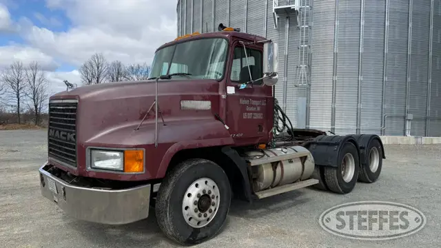 1997 Mack CH613