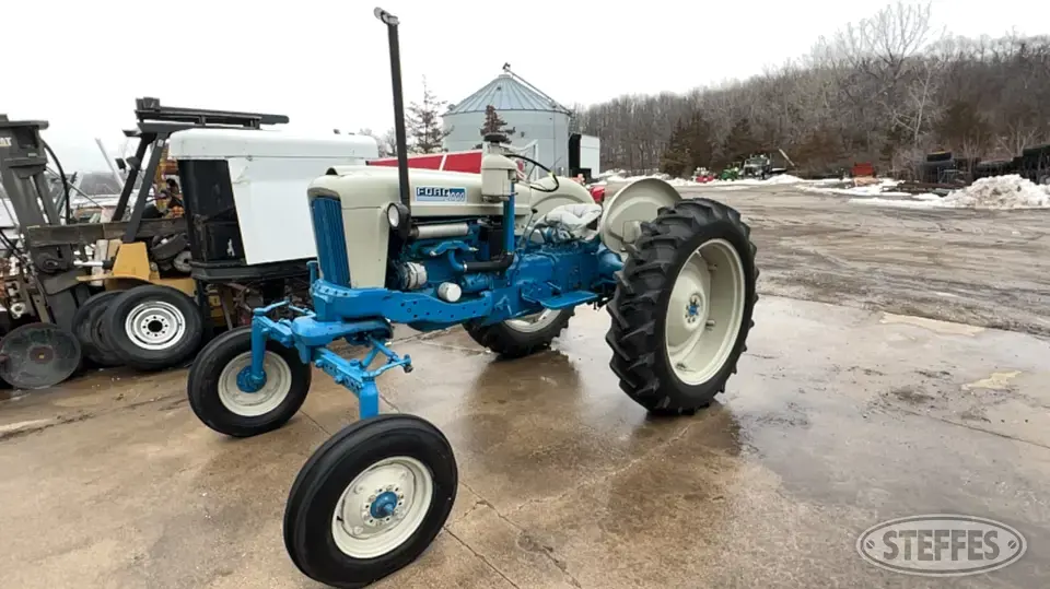 Ford 4000 2WD Tractor