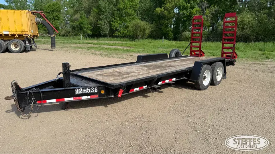 2017 Towmaster T-16D Flatbed Trailer
