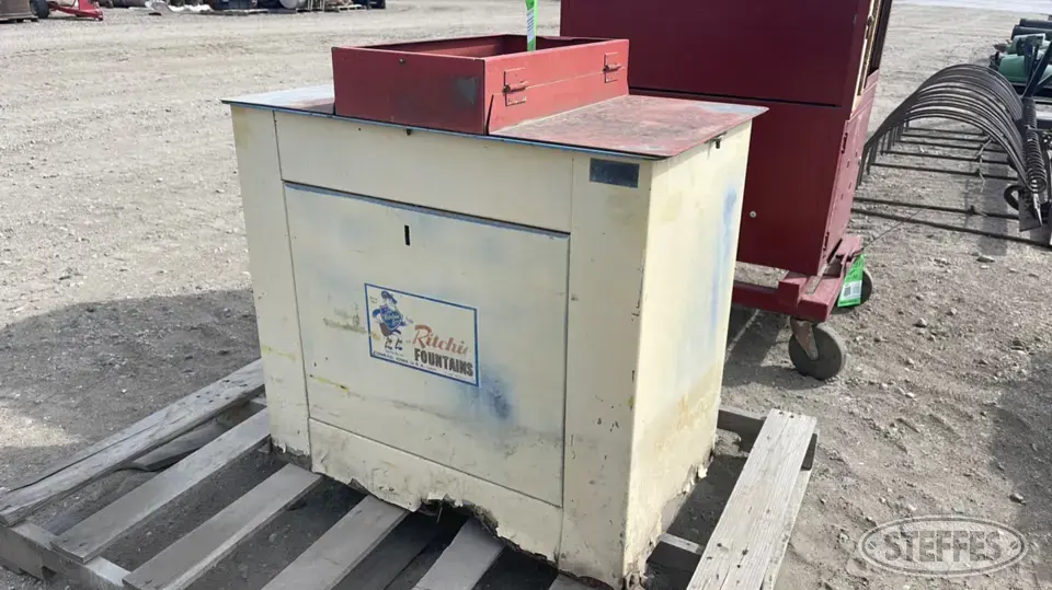Ritchie Feeders and Bunk