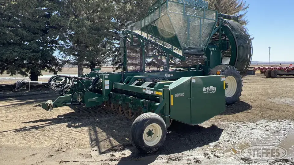 2013 Art's Way 6812C Sugarbeet Harvester