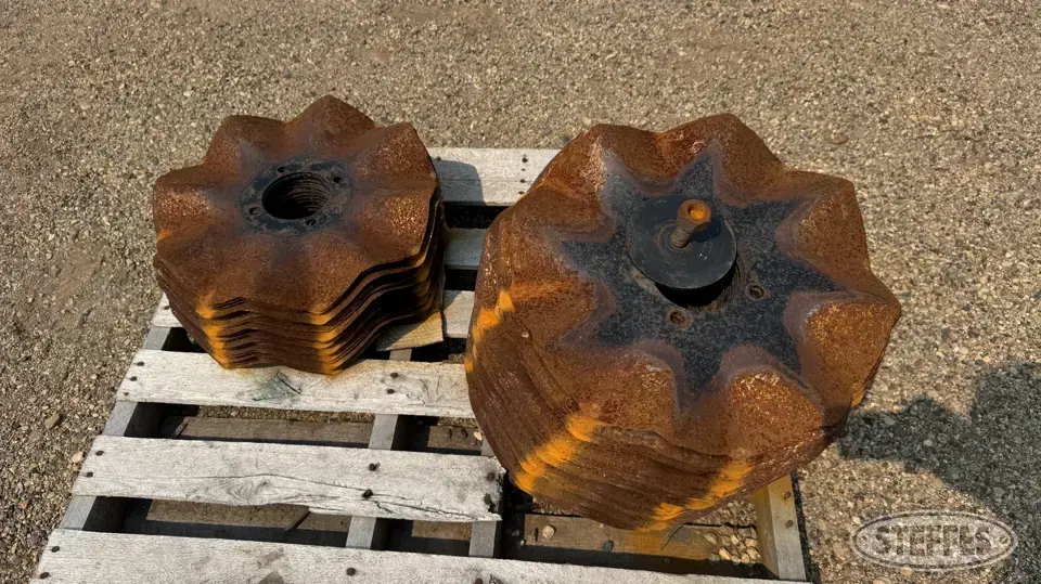 (84) Salford 8-wave coulters Ag Equipment Part