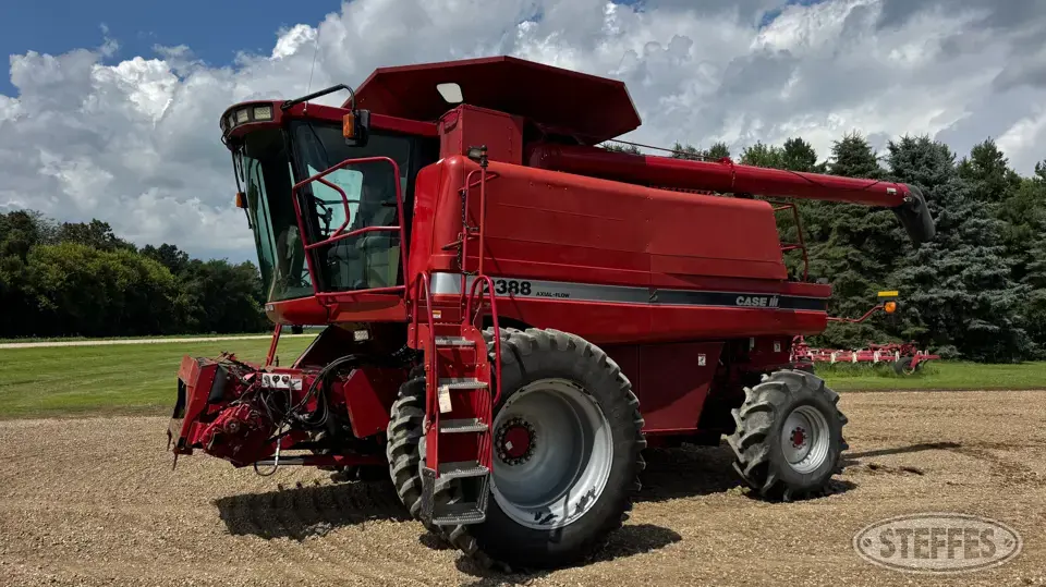 2004 Case IH 2388 Combine