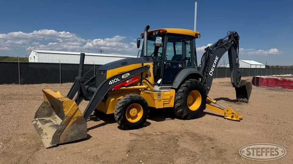 2017 Deere 410L Loader Backhoe