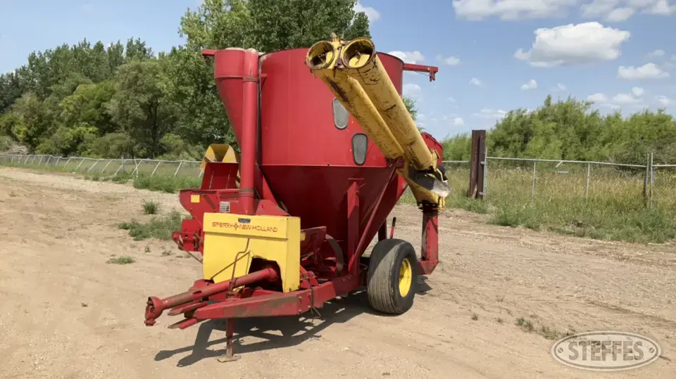 New Holland 355 Forage Processing