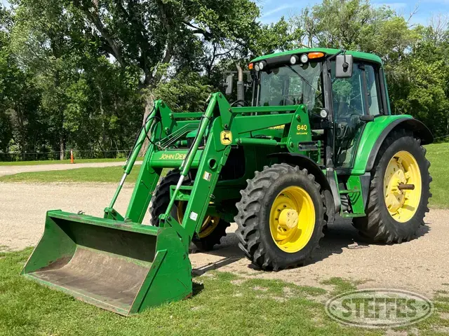 2004 John Deere 6420