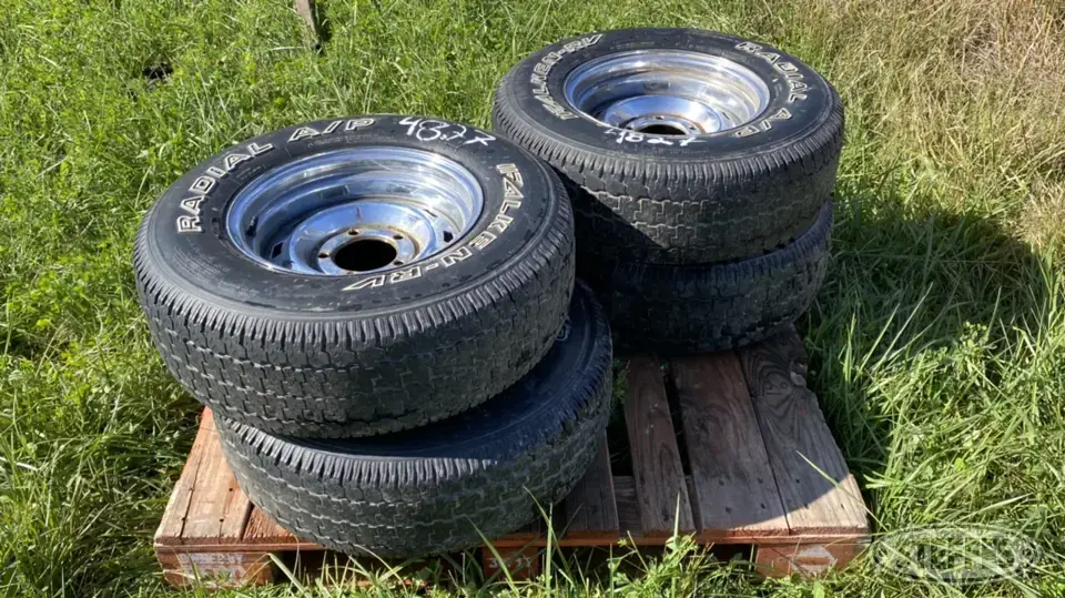 235/75R15 Tires (4) Truck Tire