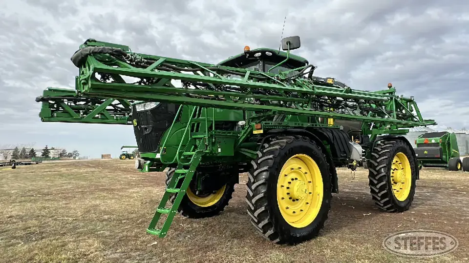 2021 John Deere R4045 Self-Propelled Sprayer