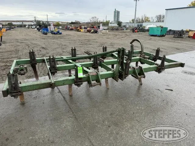 John Deere 100
