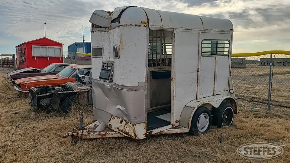 1991 Chaparral Bumper Livestock Trailer