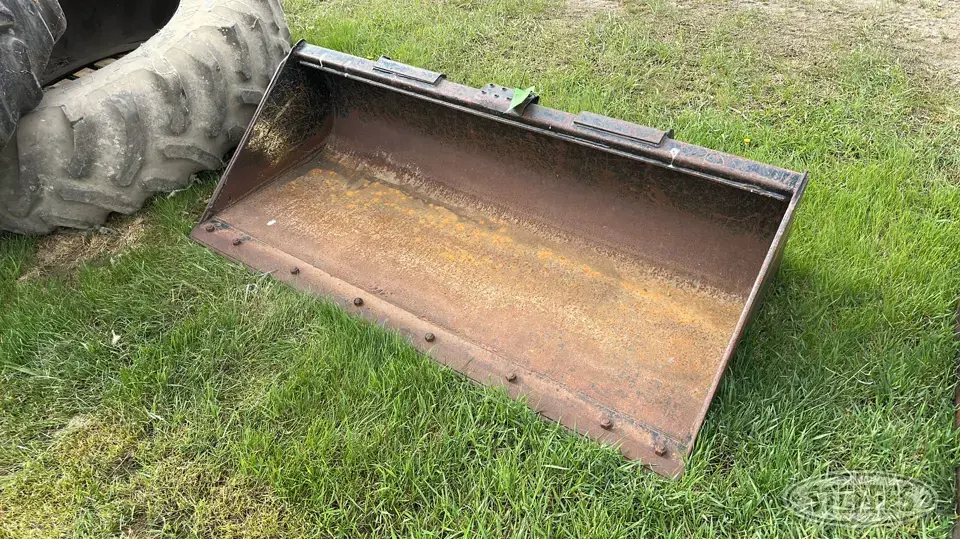 John Deere Worksite Pro Skid Steer Bucket