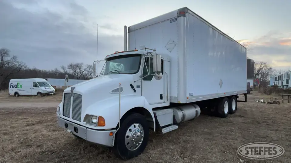 2004 Kenworth T300 Tandem Boxed Truck