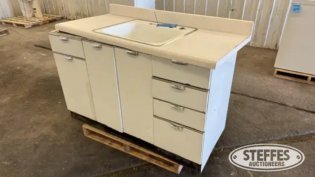 Cabinet w/sink