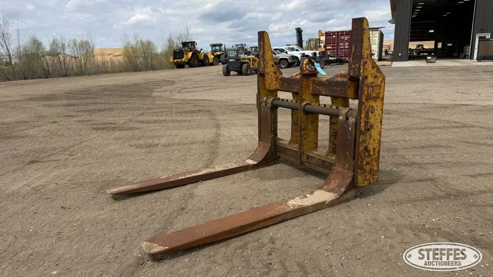 CAT wheel loader forks Loader Attachment