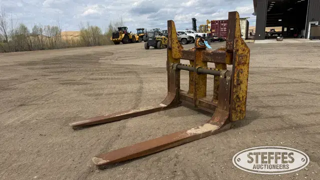 CAT wheel loader forks