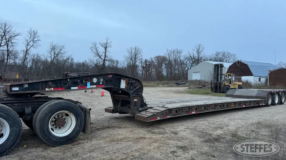 2006 Fontaine Lowboy Trailer