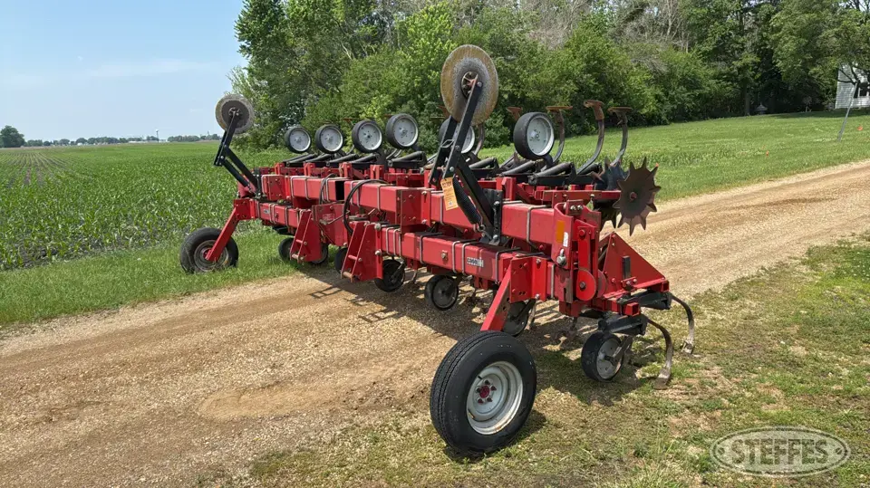 Case IH 183 Row Crop Cultivator