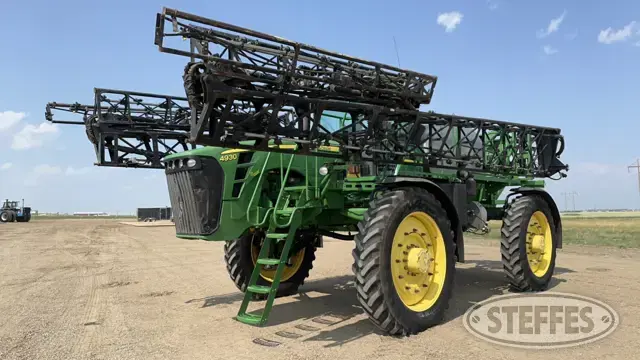 2011 John Deere 4930