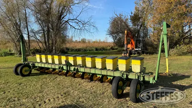 John Deere 7100