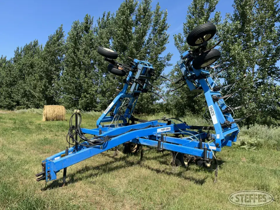 DMI 5250 NutriPlacer NH3 Applicator