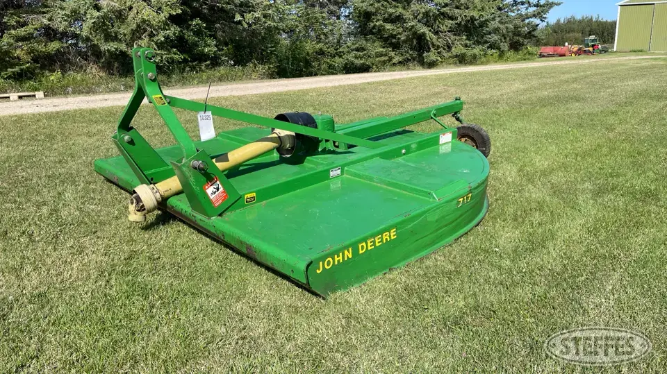 John Deere 717 Rotary Mower