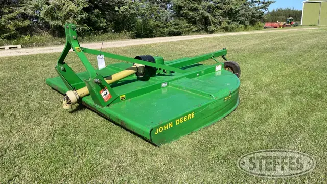 John Deere 717
