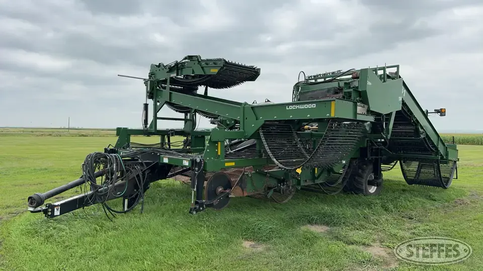 2013 Lockwood 674 Potato Windrowers and Harvester
