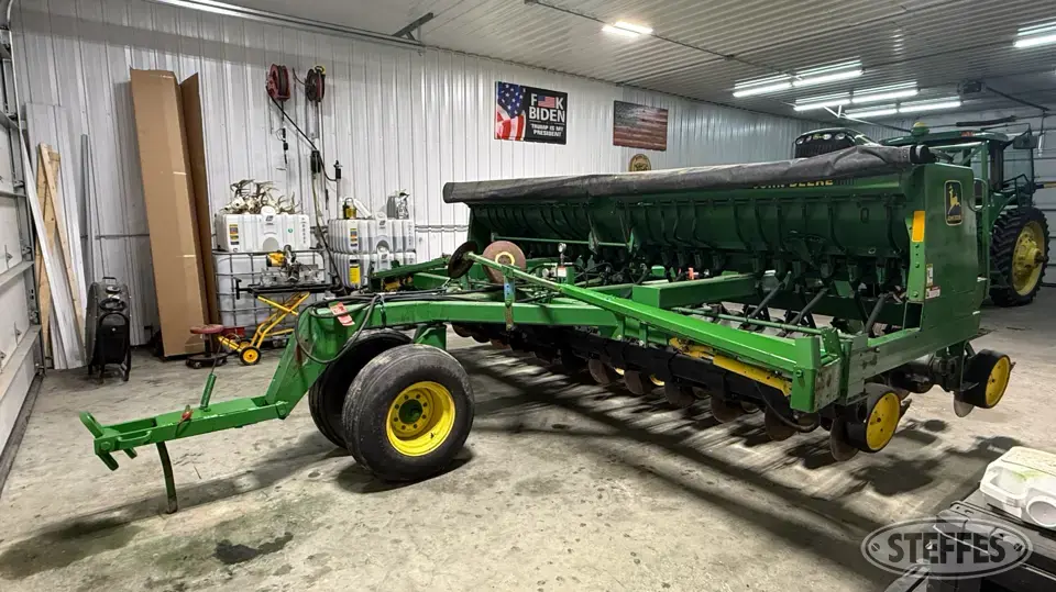 John Deere 750 No Till Drill