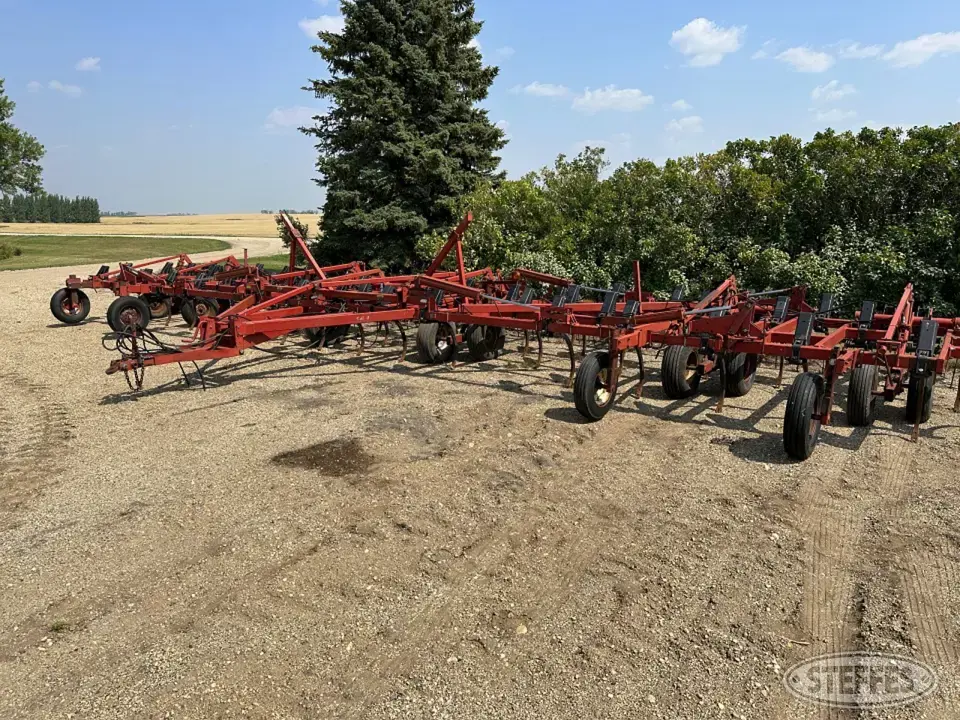 Case IH 5800 Chisel Plow