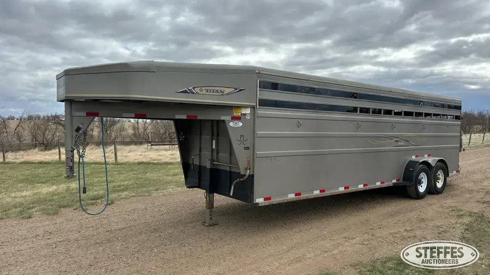 2021 Titan Classic Gooseneck Livestock Trailer