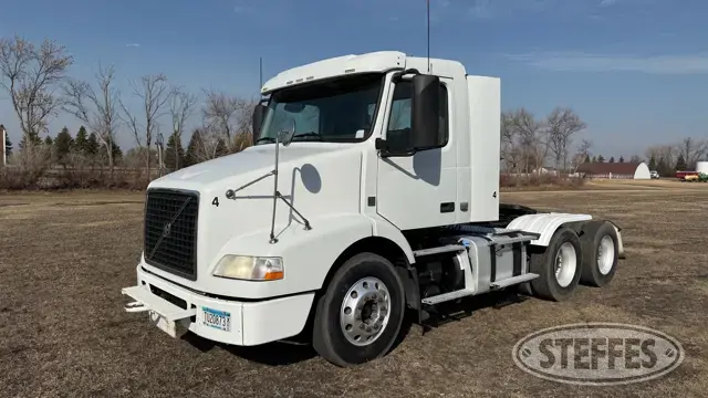 2013 Volvo VNM
