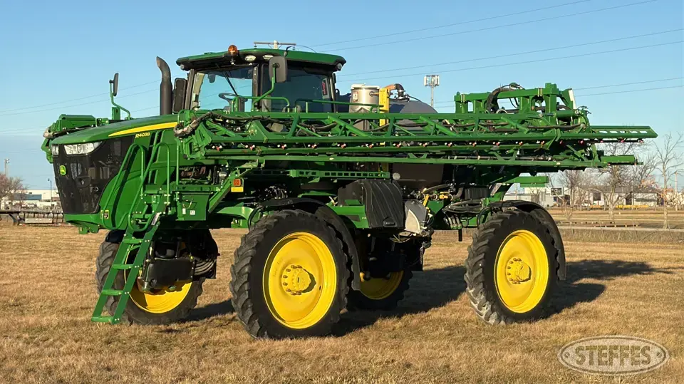 2019 John Deere R4038 Self-Propelled Sprayer